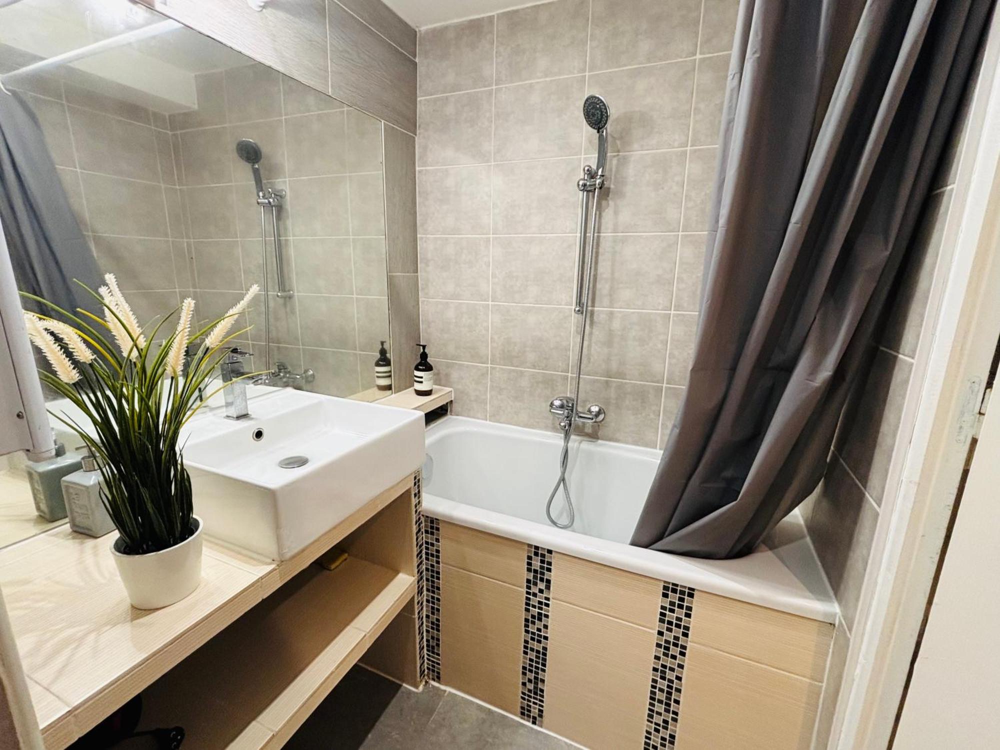 Apartment Cozy Loft Near The Marais District *